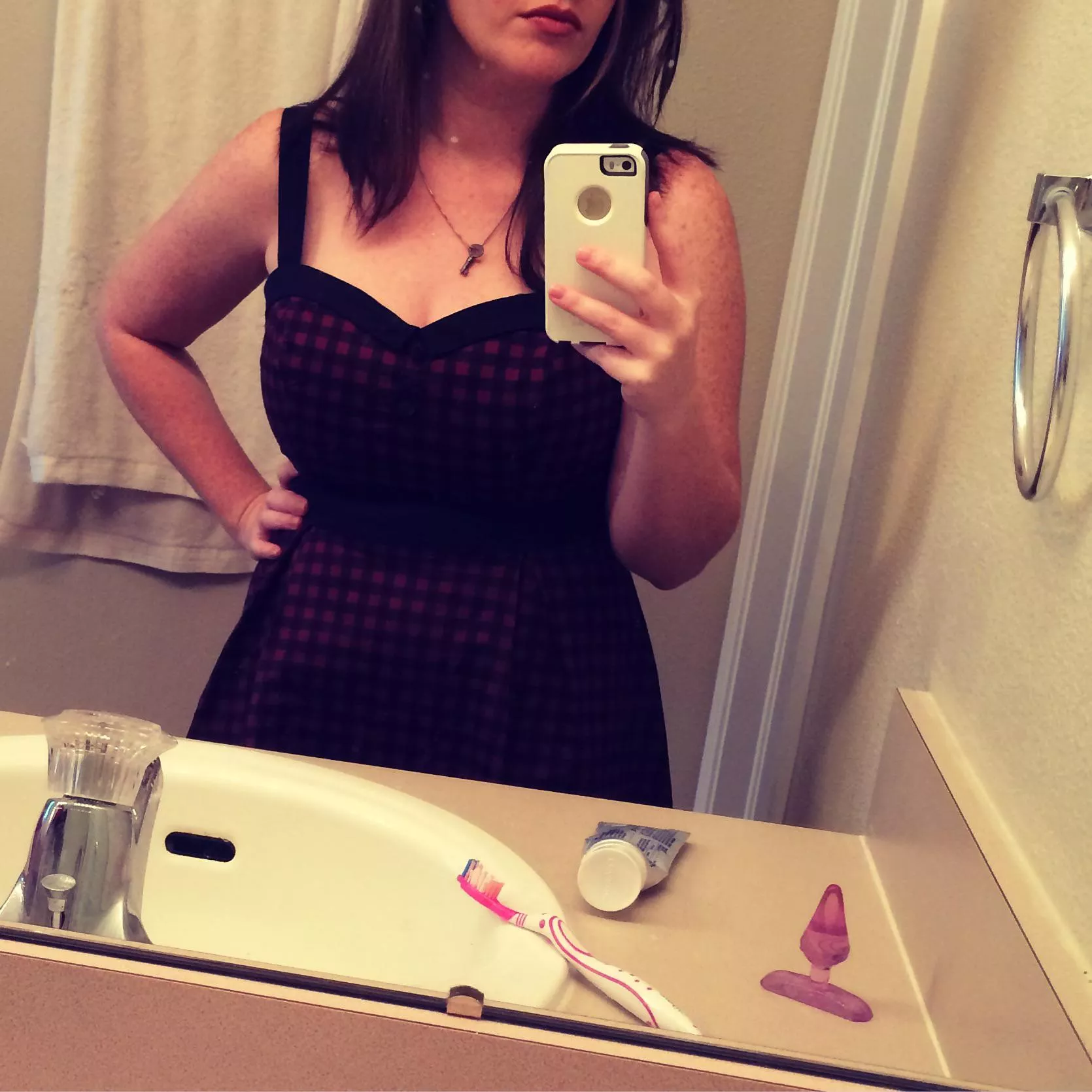 I bet I don’t make it to dinner before I’m on my knees 😈