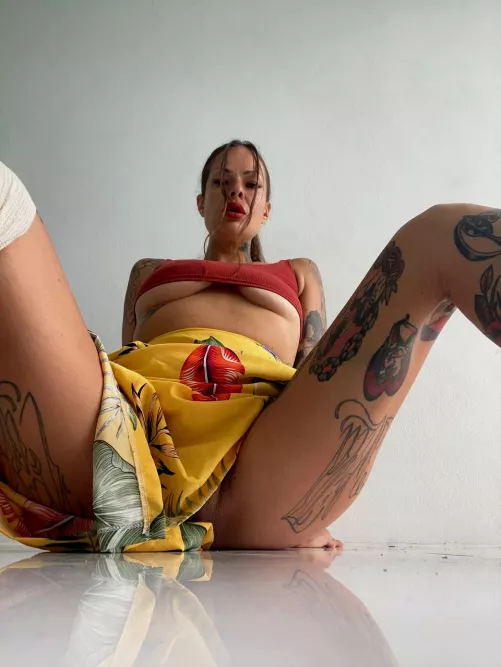 I need someone to spank and fuck me at work. Any volunteers?