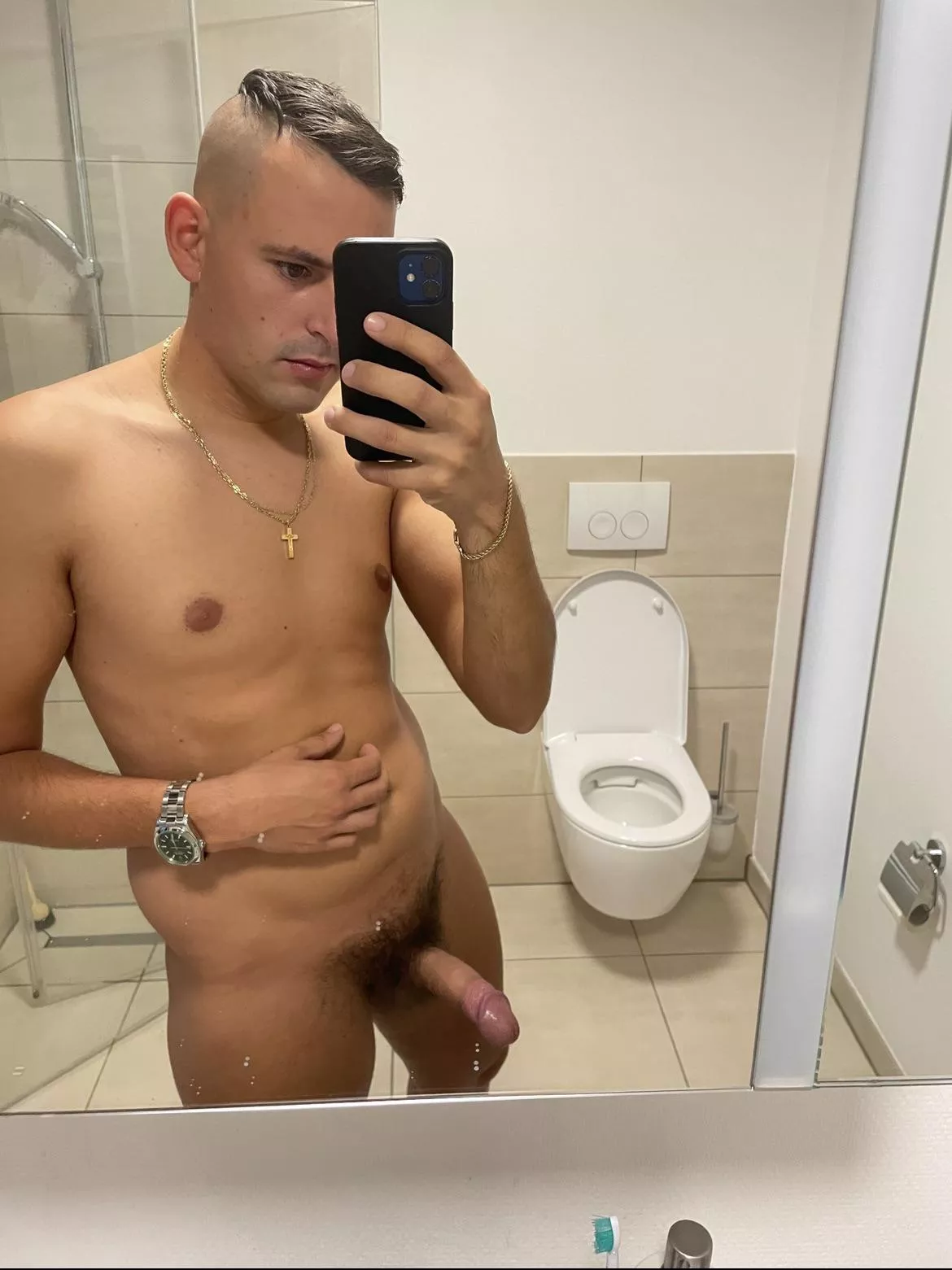 I wish you all a great day 😏🌞