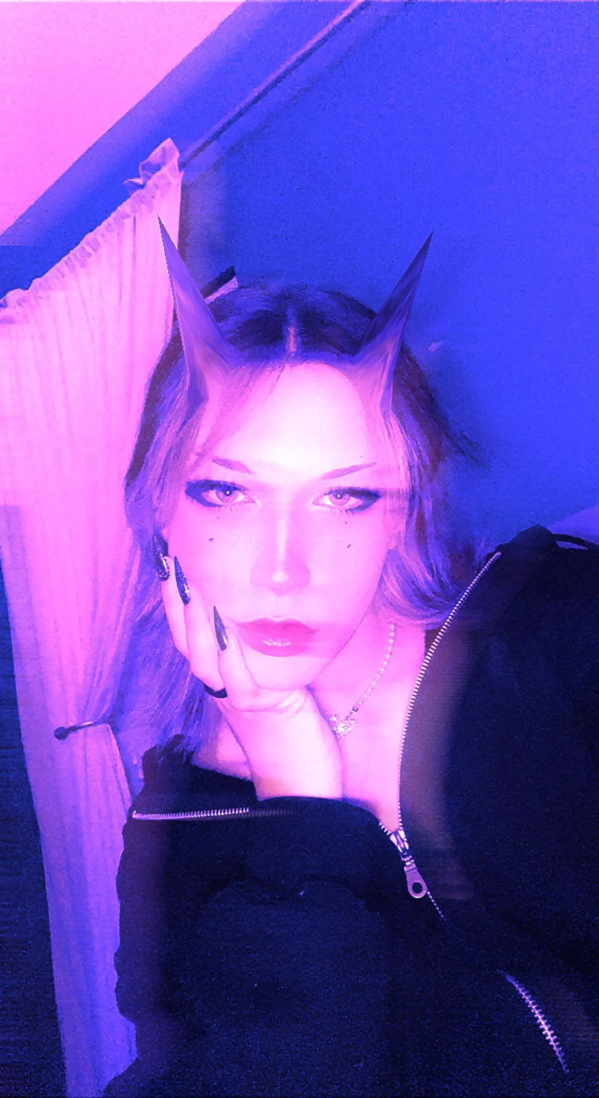 i’ll bounce on ur lap if you follow my instagram 😽