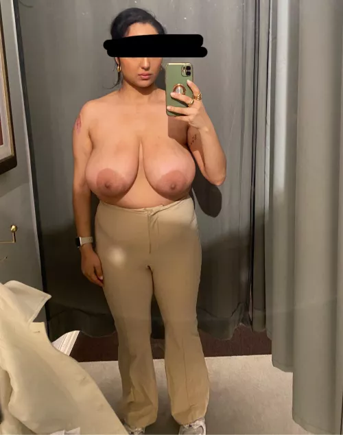 Just noticed that my breasts take over my whole upper body. I’m a shorty walking with boobs and legs