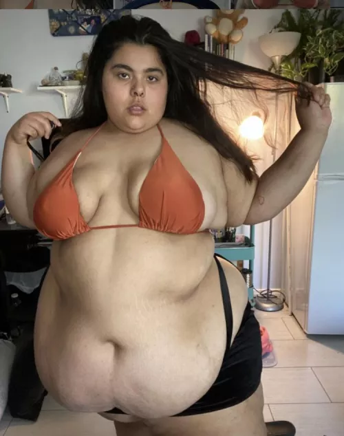 My tummy never gets attention 🤐😫