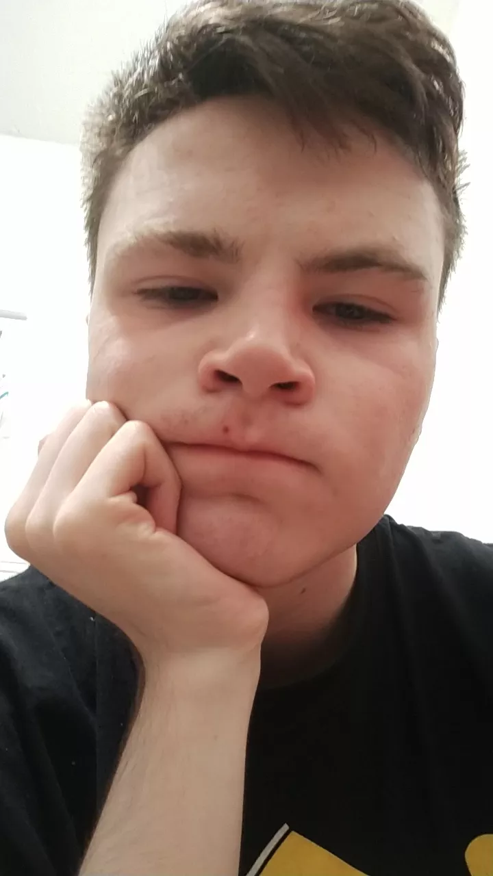 ok so after my last post some people ended up unadding me, I just want to say I am 18 like I may look 4 but like I am 18.