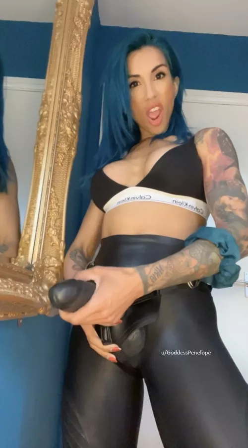 Would you ever say no to this? rather shut up and bend over 😈