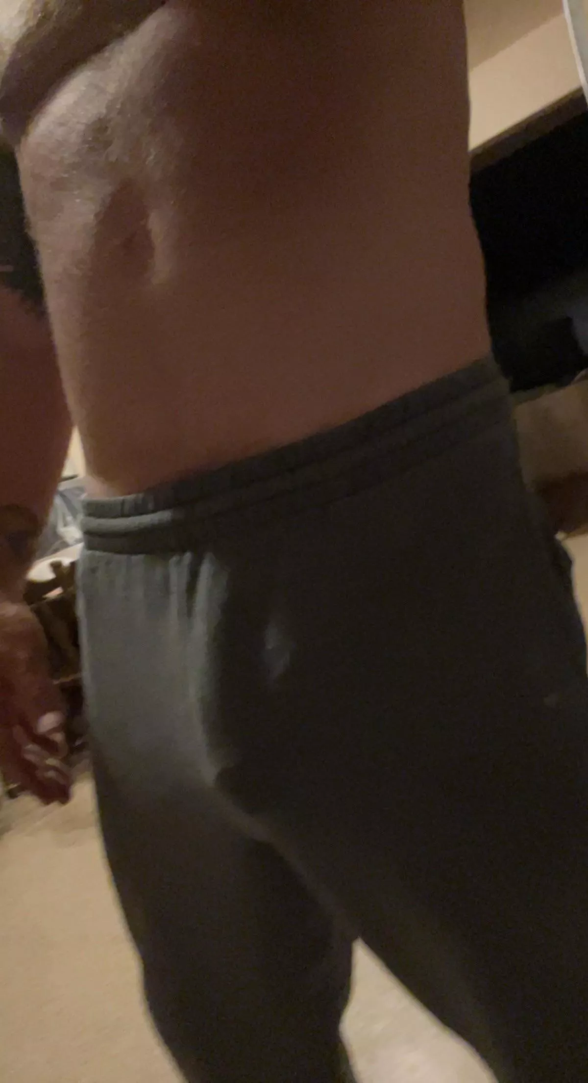 Almost sweatpants season so here’s my bulge in some grey sweats