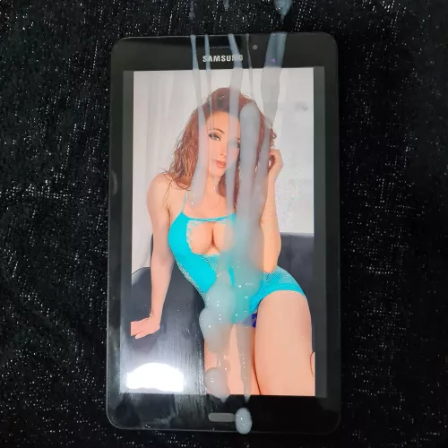 As requested by majority, here is the Amouranth tribute.