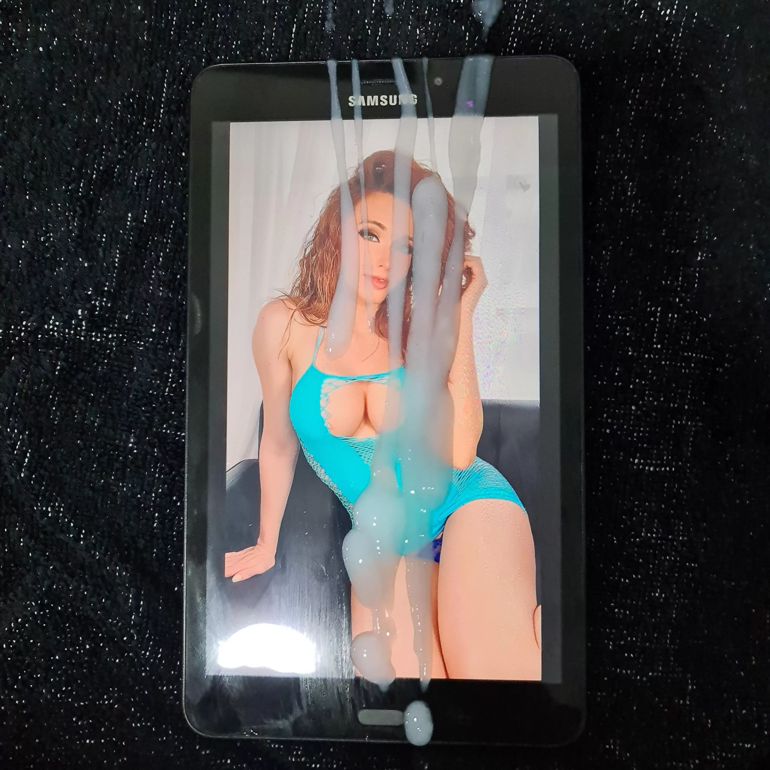 As requested by majority, here is the Amouranth tribute.