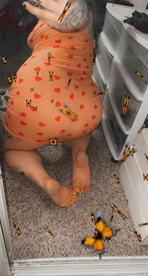 Cum get a taste of me 😈 OF in bio or msg me for content $$ 👀