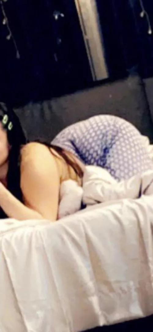 Damn my ass looks great in a mirror,I wonder if it looks better while being fucked in a mirror?