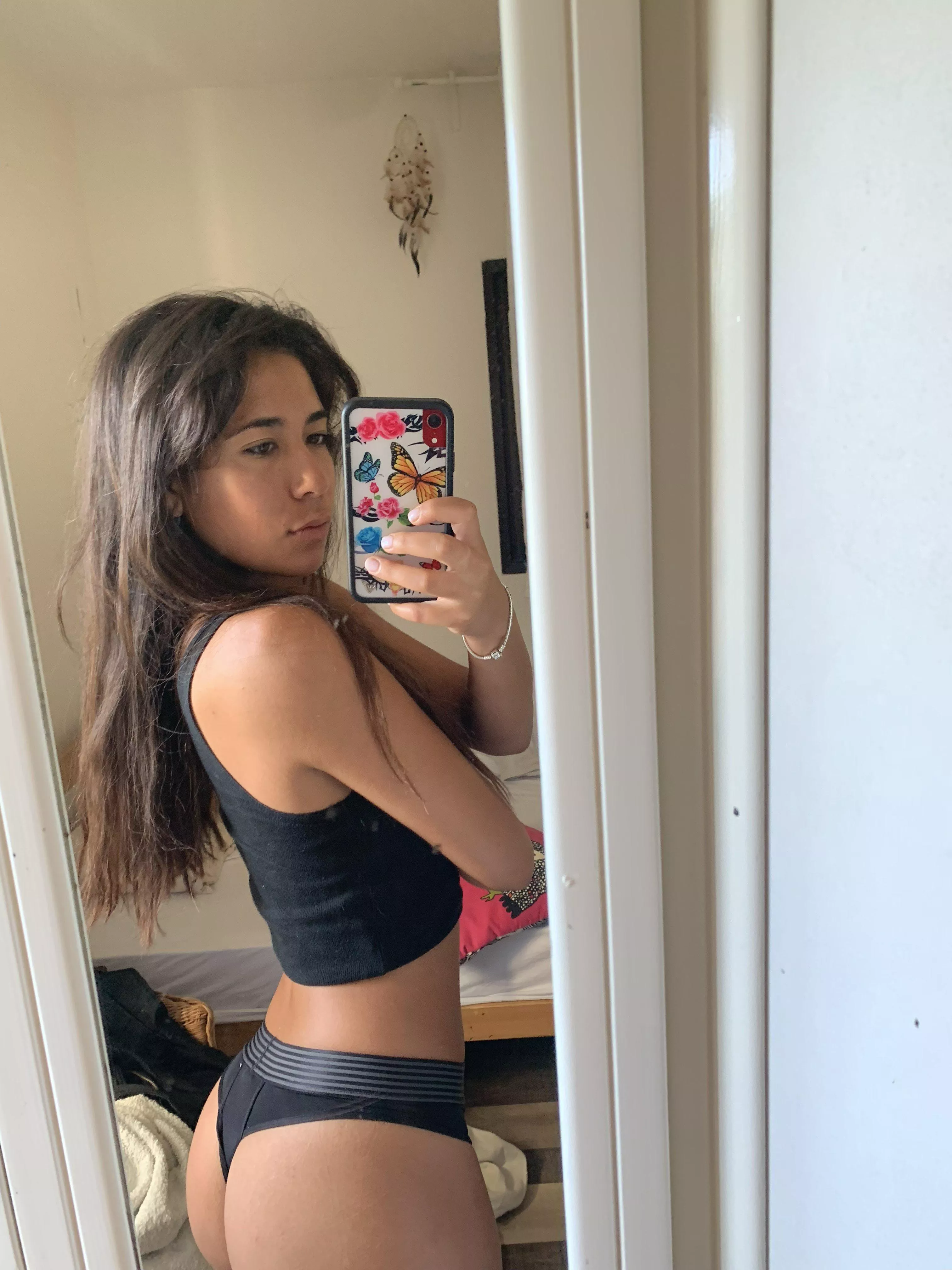 Do you think you can adore me and love every part of me,especially my butt?🥰