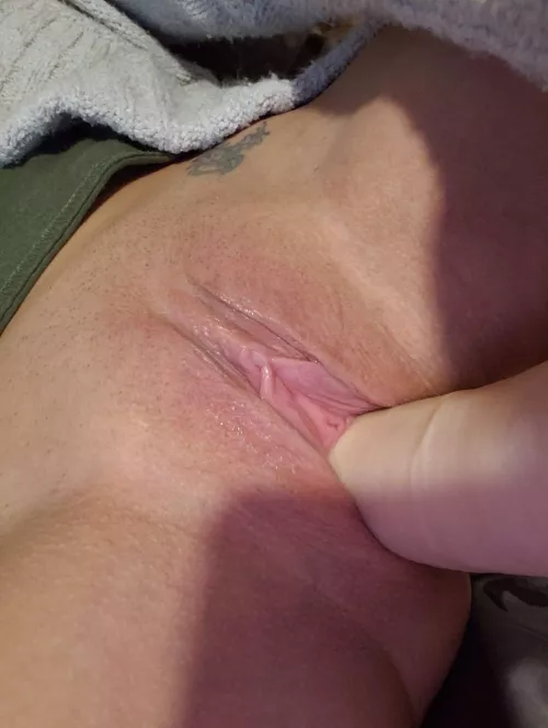 Fuck I'm horny, please just play with me [image]