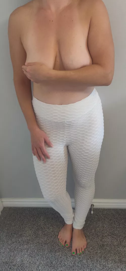 I love having these huge boobies sucked. #1 way to really turn me on. Mom/Wife 30s