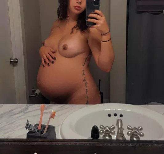 I’m so close to popping.. come see me get railed while you still can 😘