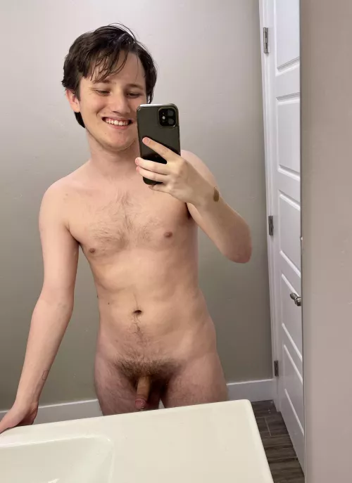 (M) I am certifiably short, so maybe I can call myself a Short King (21, 135lb, 5’6”)