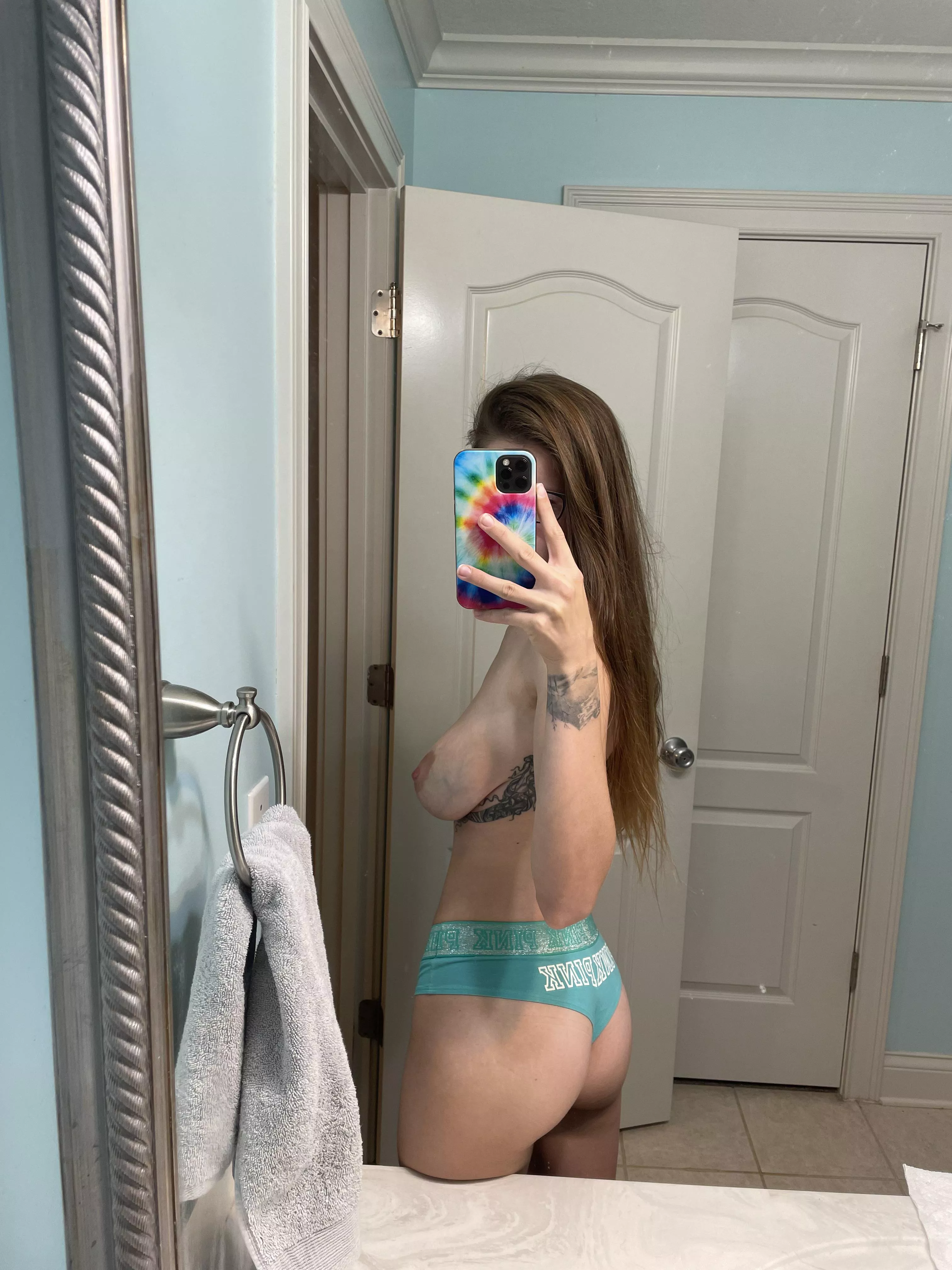 [selling] panties, sexting, gfe, cam, dick rate, premade & custom content