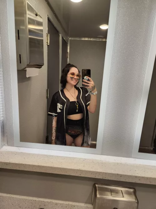 she is on vaca and needs some cash per cash App Twitter feed