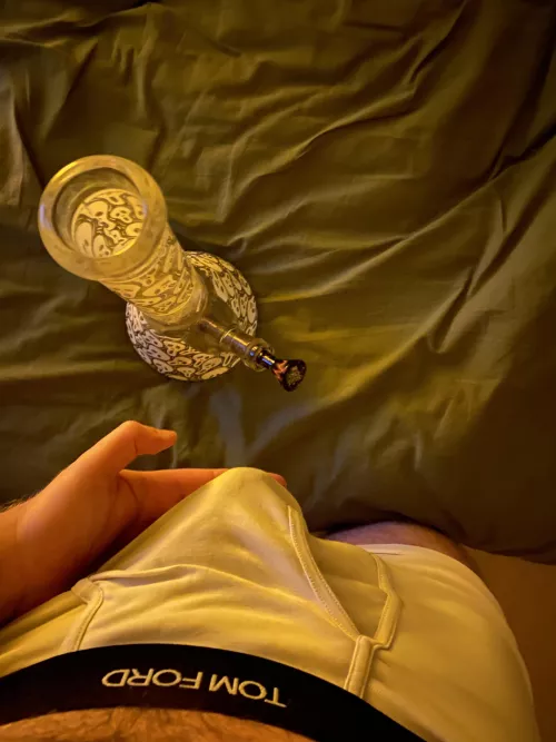 Weed isn’t addictive. This cock on the other hand… 🤷🏻‍♂️🤤