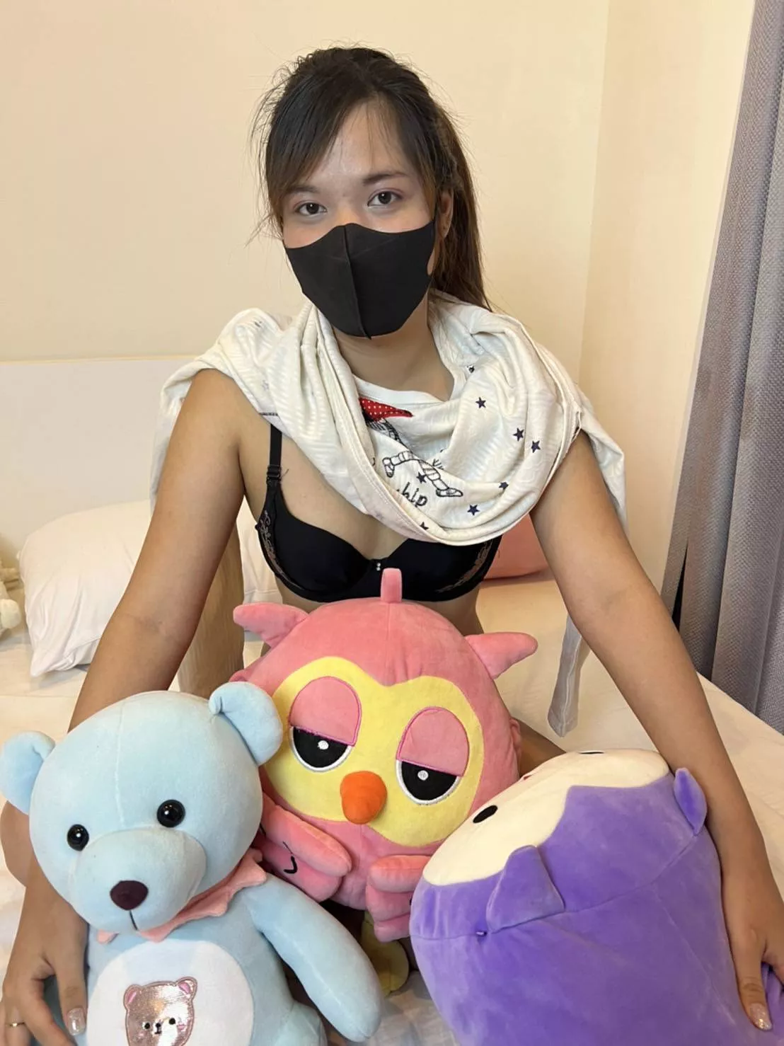 with all my buds here 😋