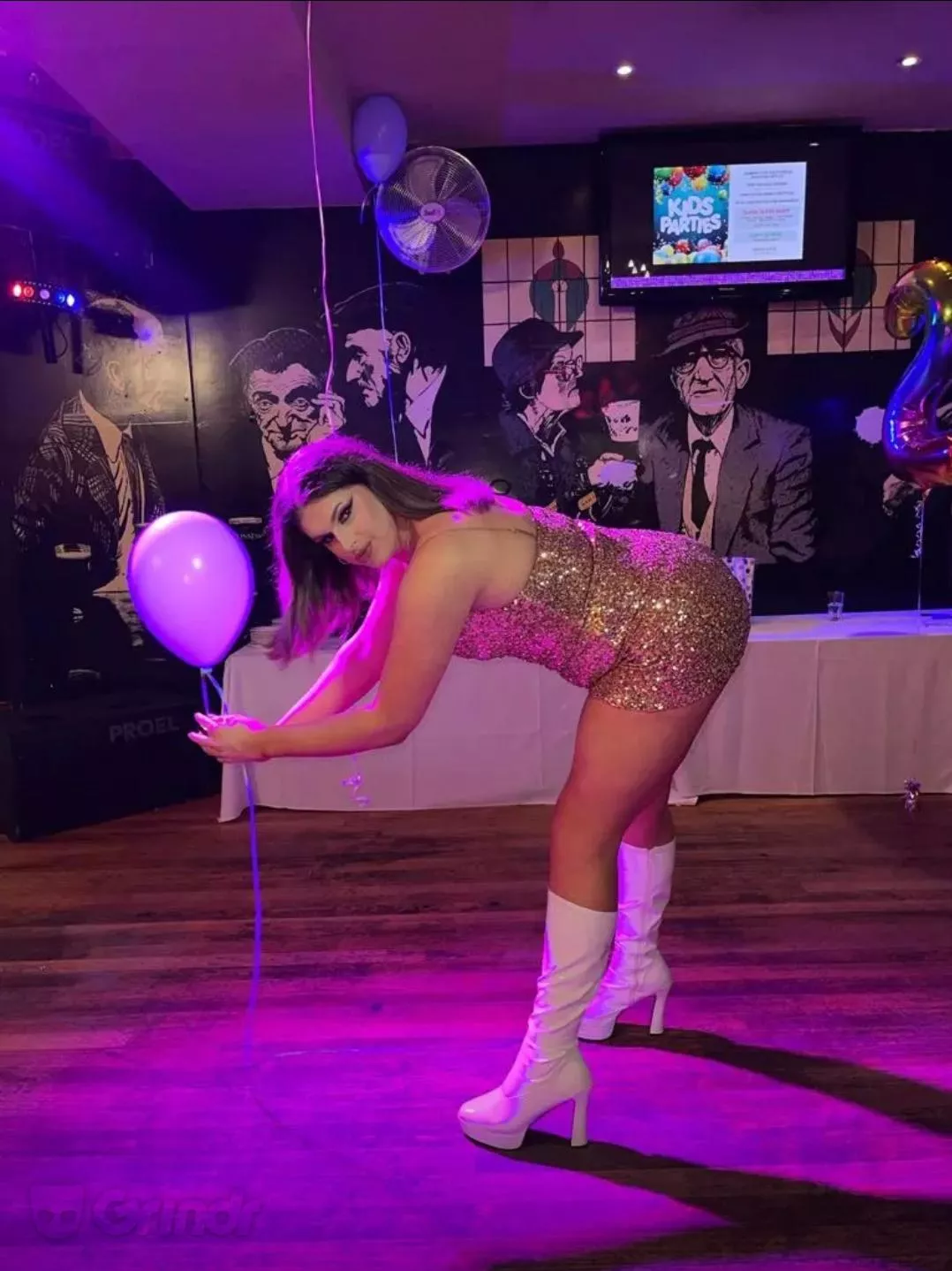 you see me at a bar... what would you do? kik - lildickiesissy