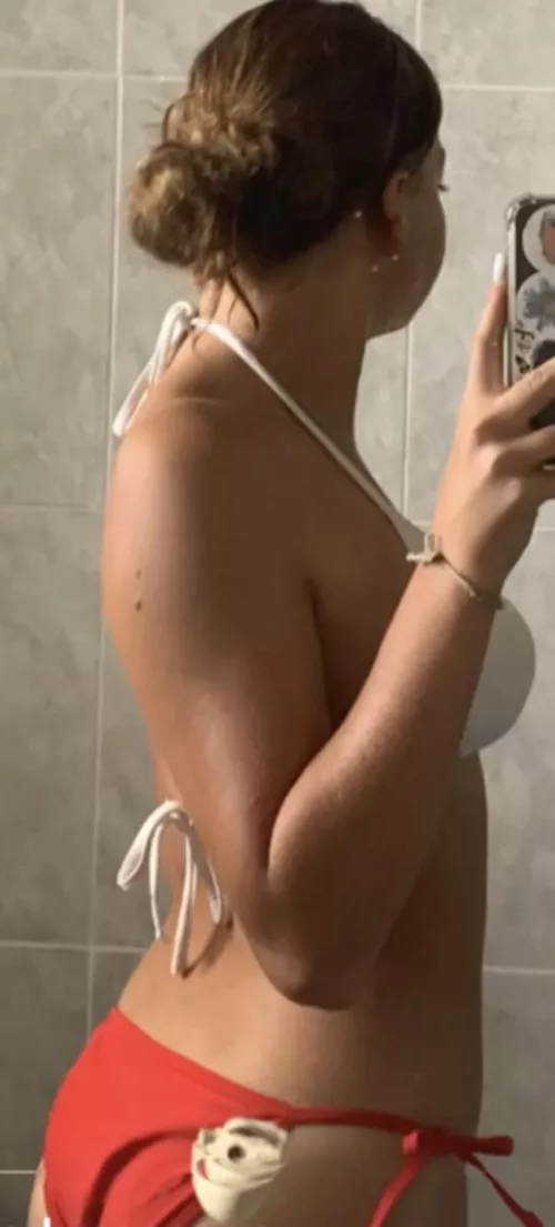 You wanna cum on me you might get a little reward after!