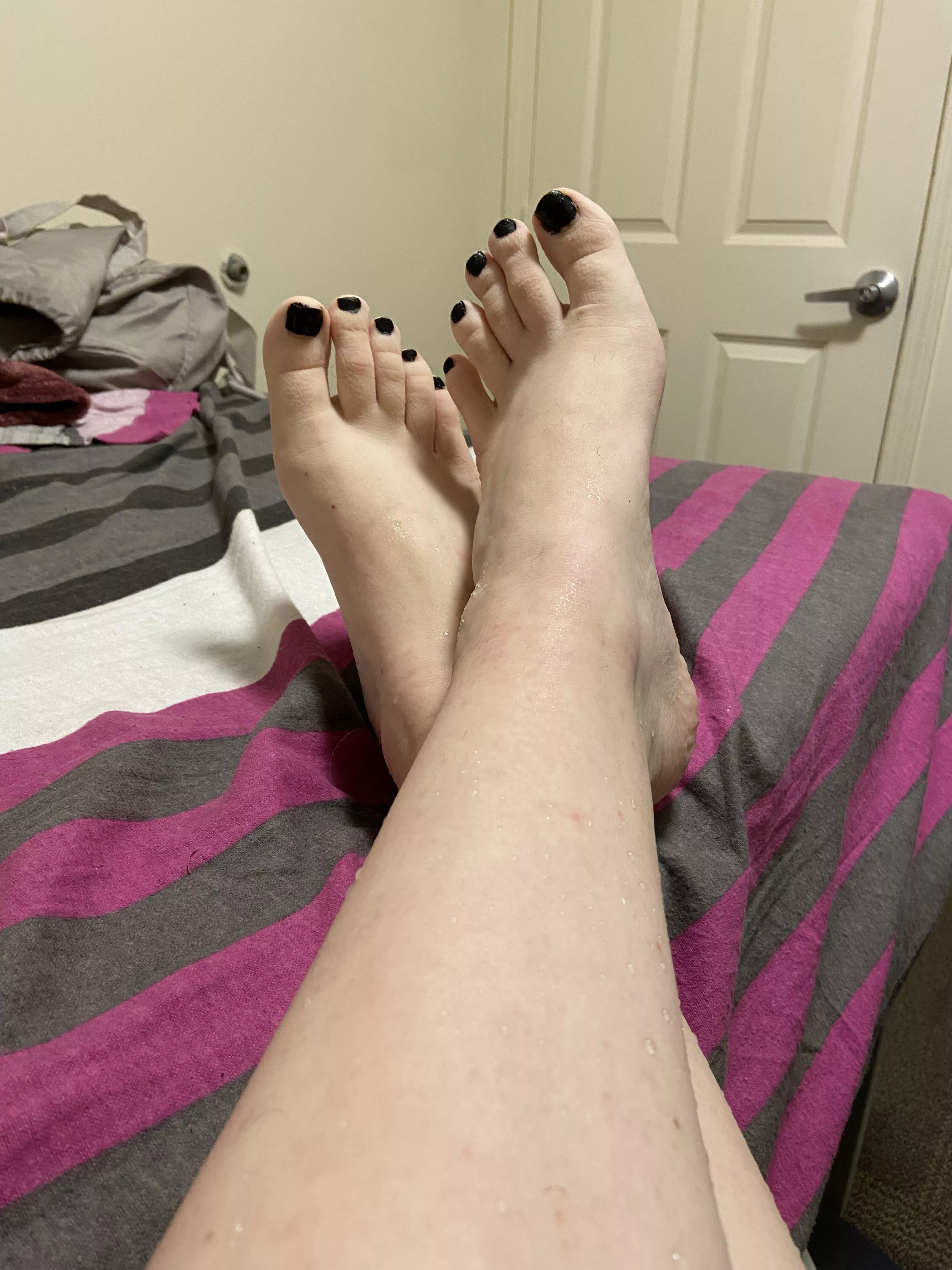 can you guess my favorite color? 🖤