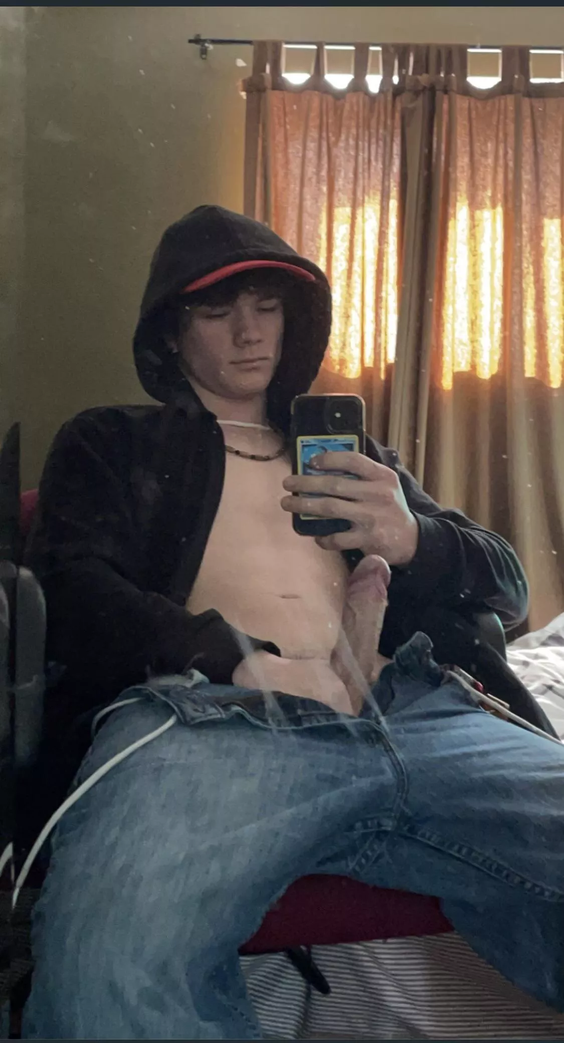 Dm me my dominant cock needs attention 😈💦