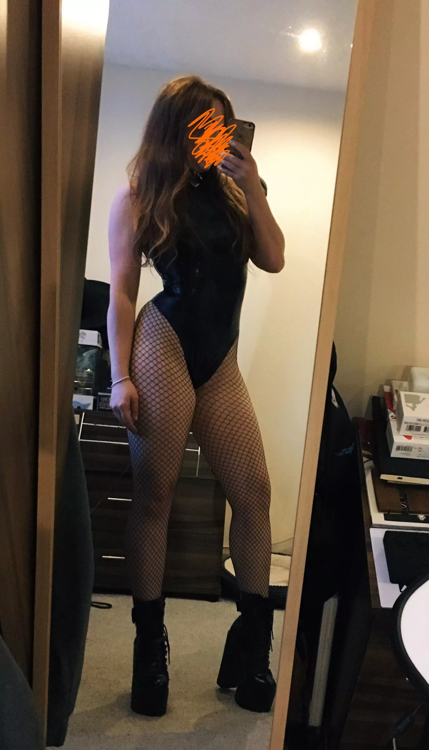 Do you like my new bodysuit and collar? 🖤