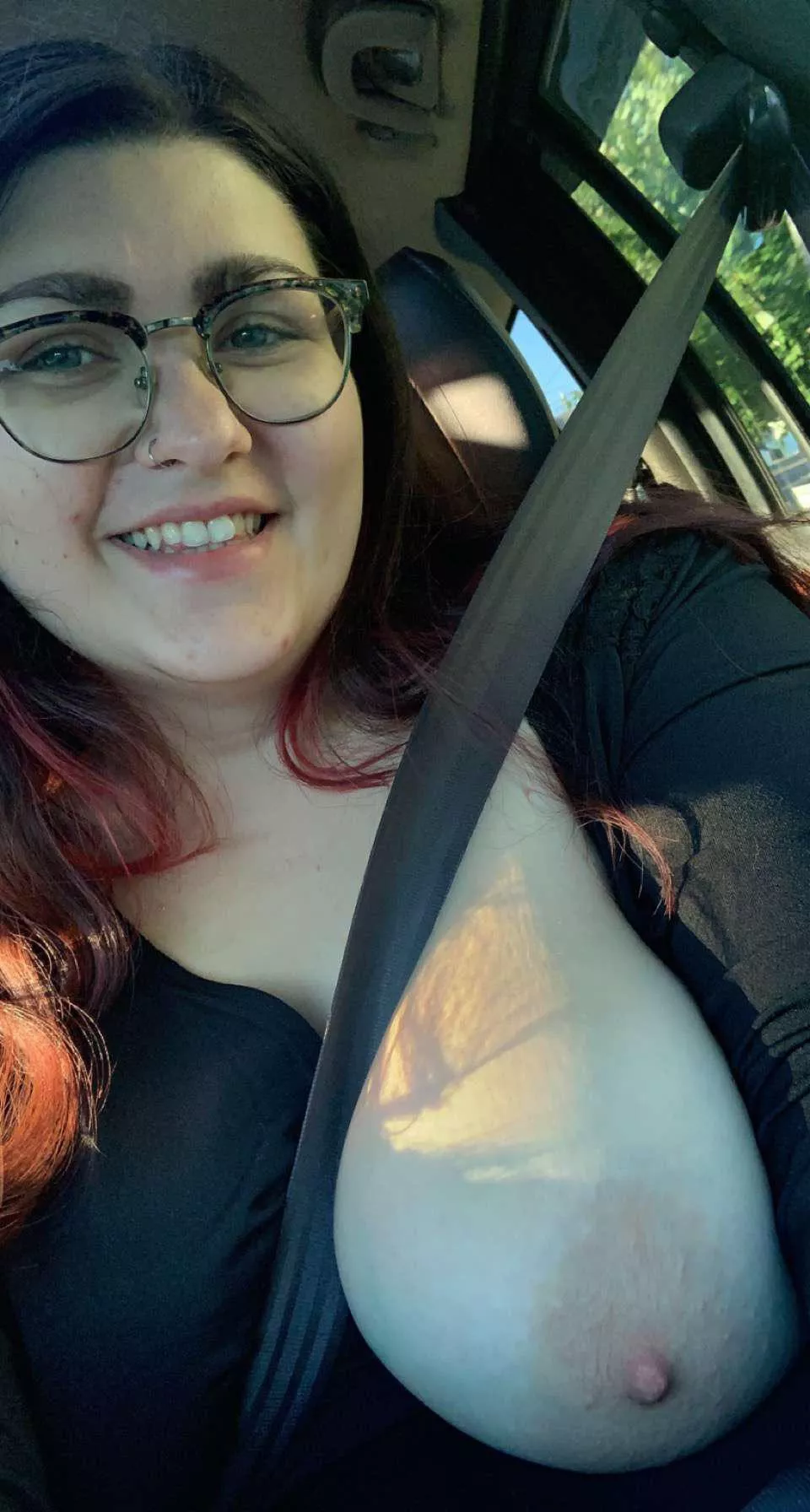 Driving with one boob out 😘