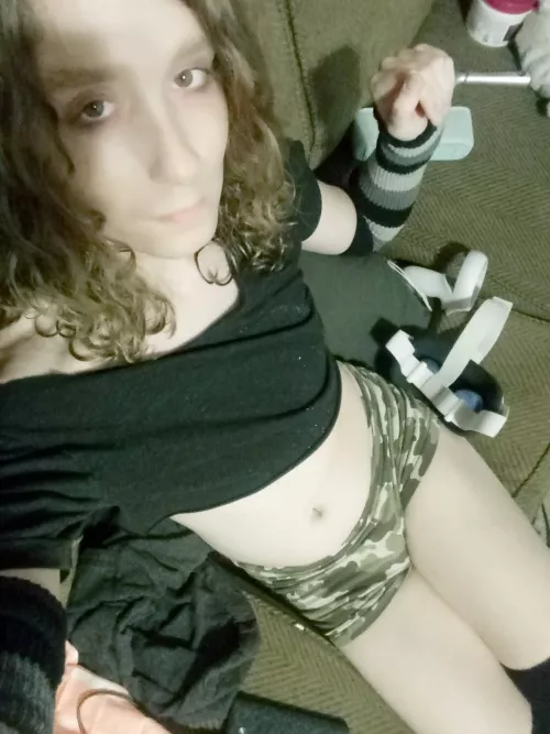 femboy hopes you're having a good afternoon :D