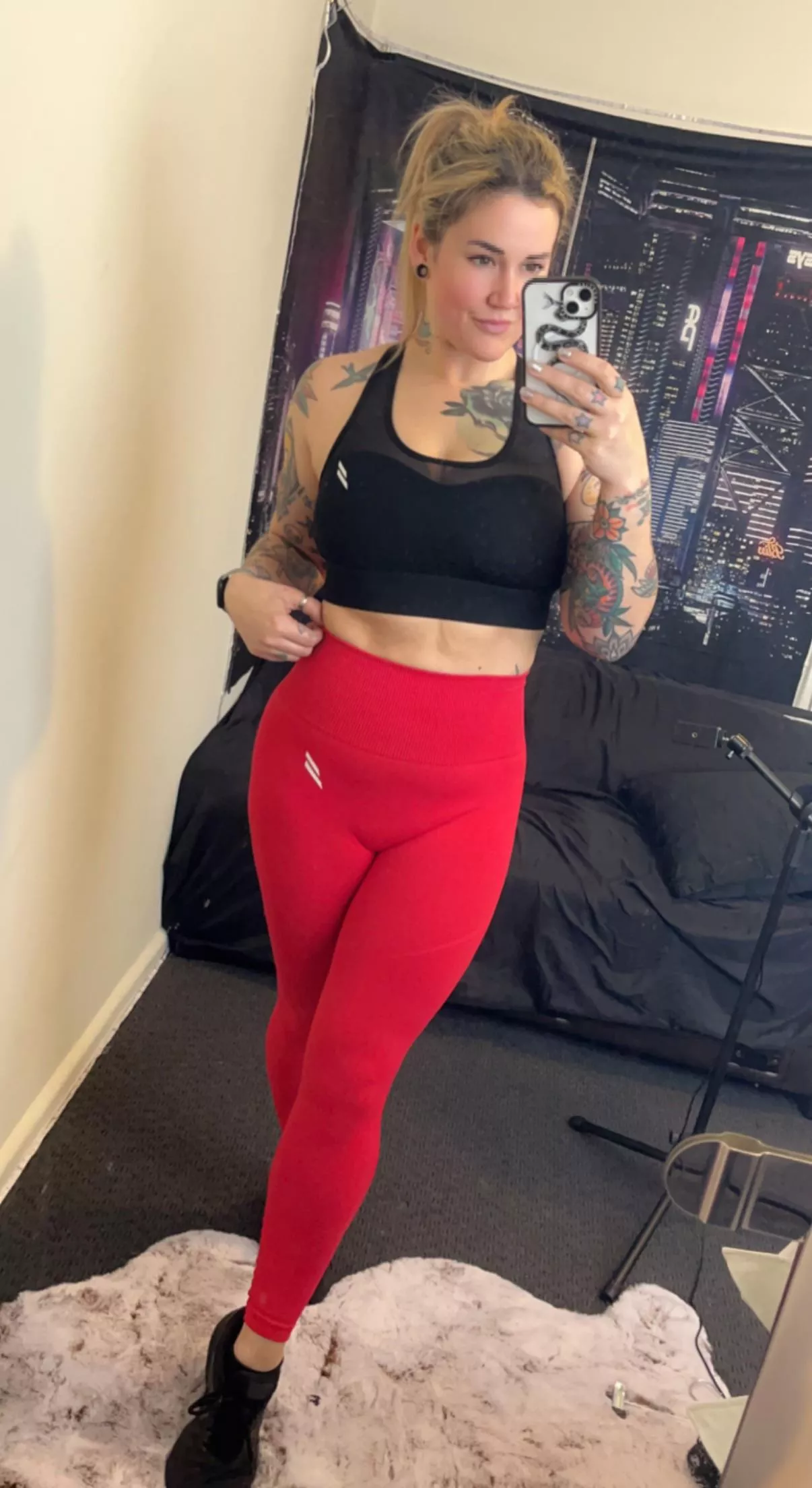 I prefer younger guys because they’re better at keeping up with me 😉 37 Aus 🇦🇺