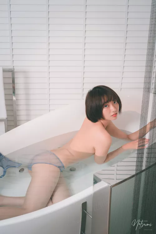 I want someone to pound me while I'm in the bath