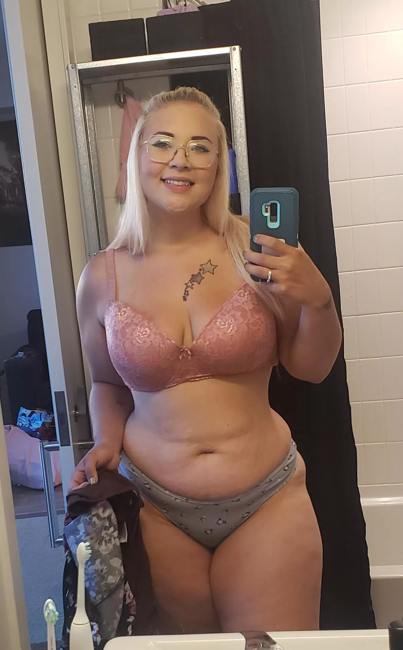 I'm just a simple girl... who LOVES sharing my crazy sexual adventures with the world 😊 Link 👇