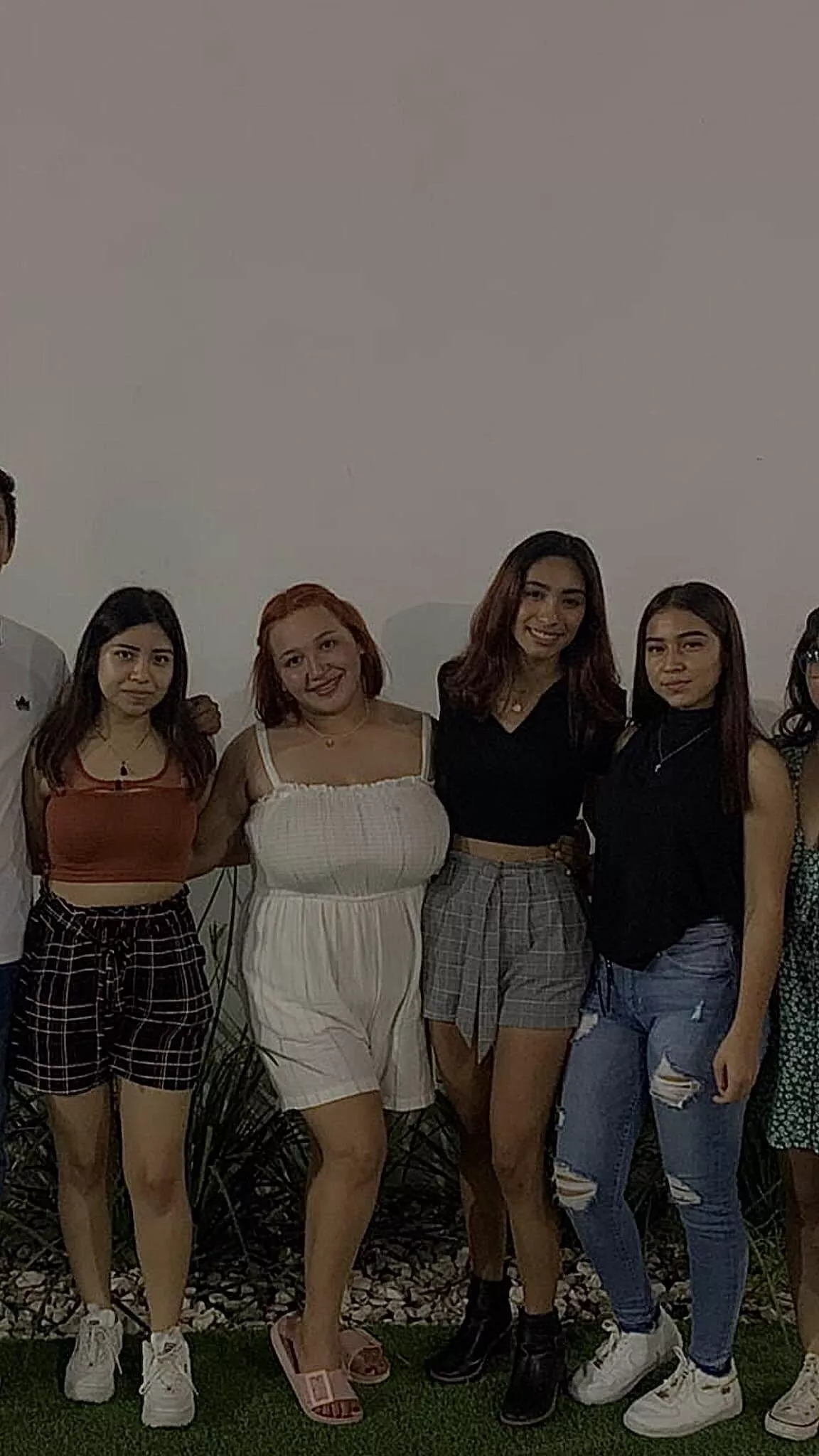 I’m the one in white. is there a size difference?😅