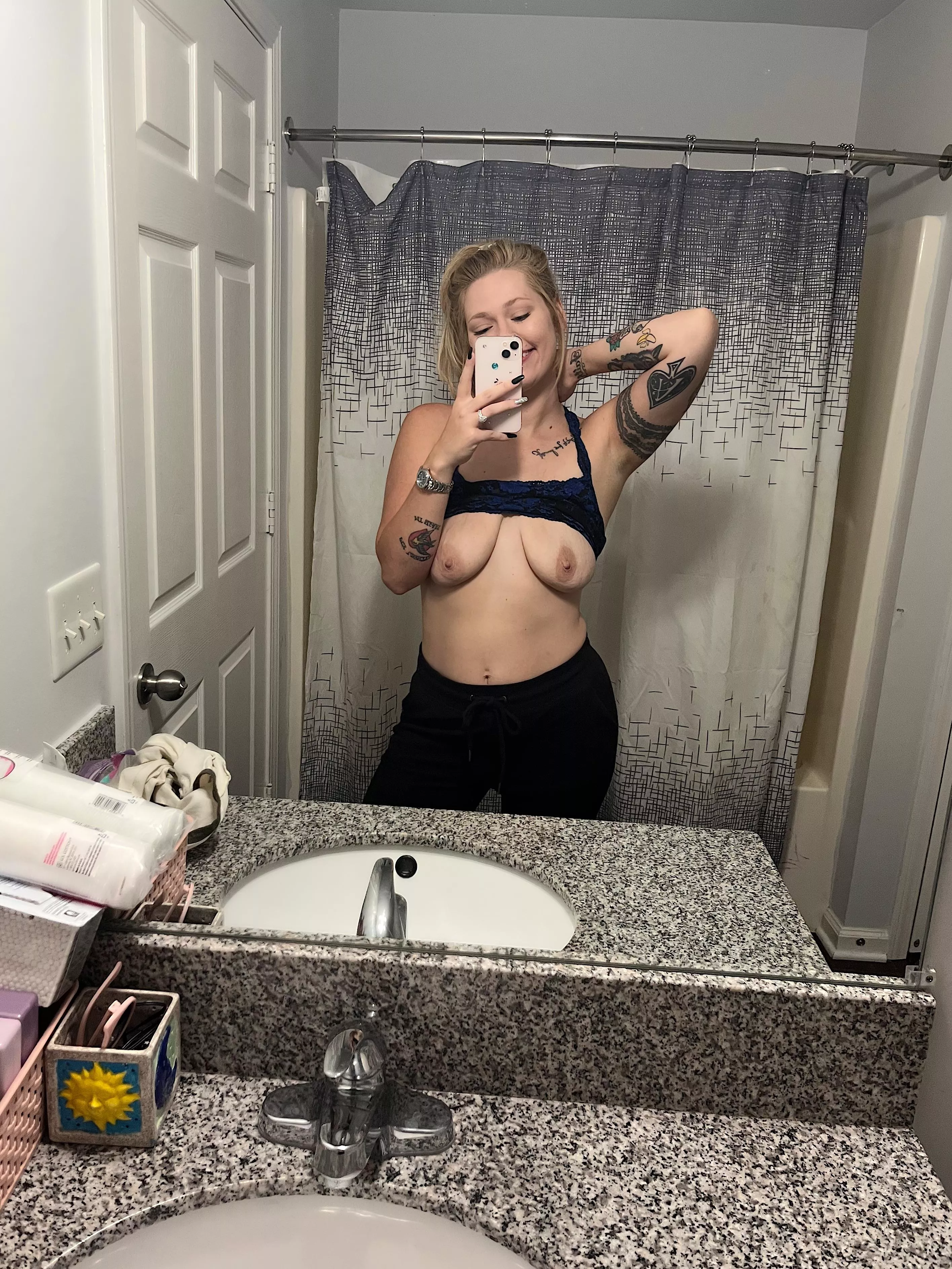 Mom of 2, am I your type?💜