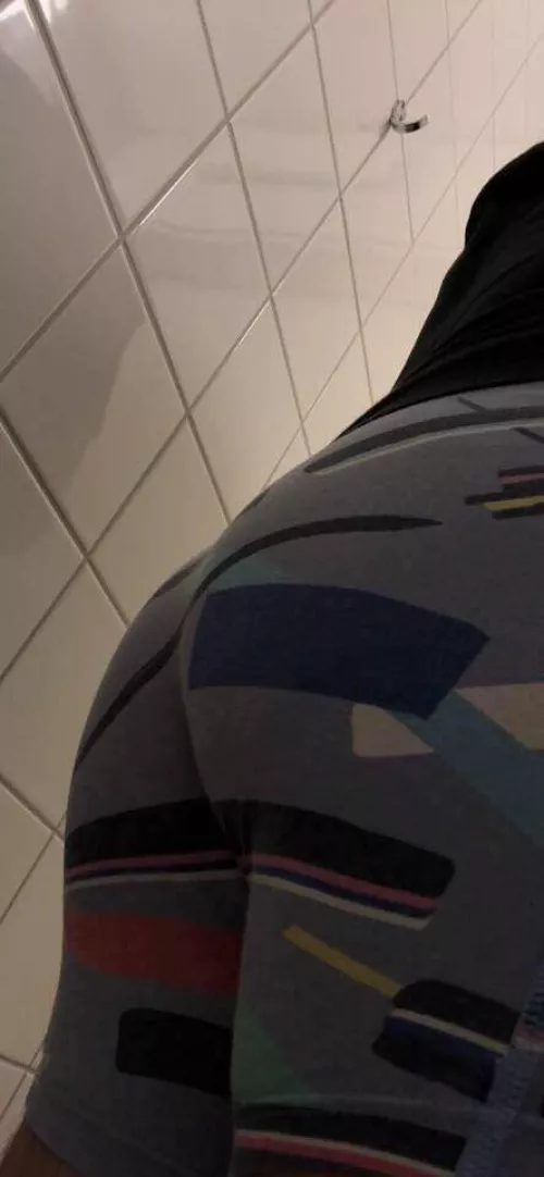 Straight guy wondering if you’d pull them down [25]