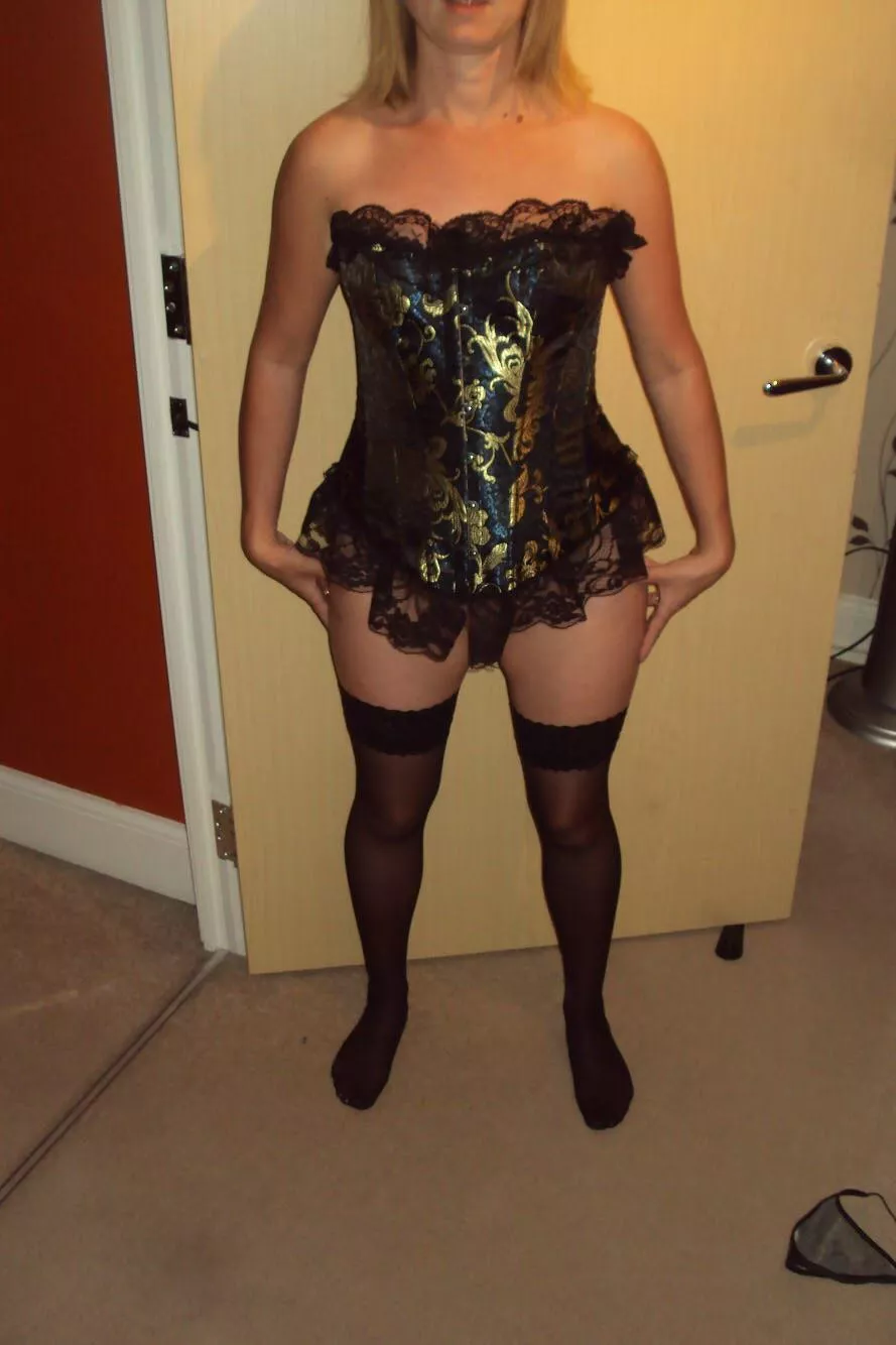 Trade and tribute this 51 year old wife? Tele TT001H, would love to see a dripping cock all over her!