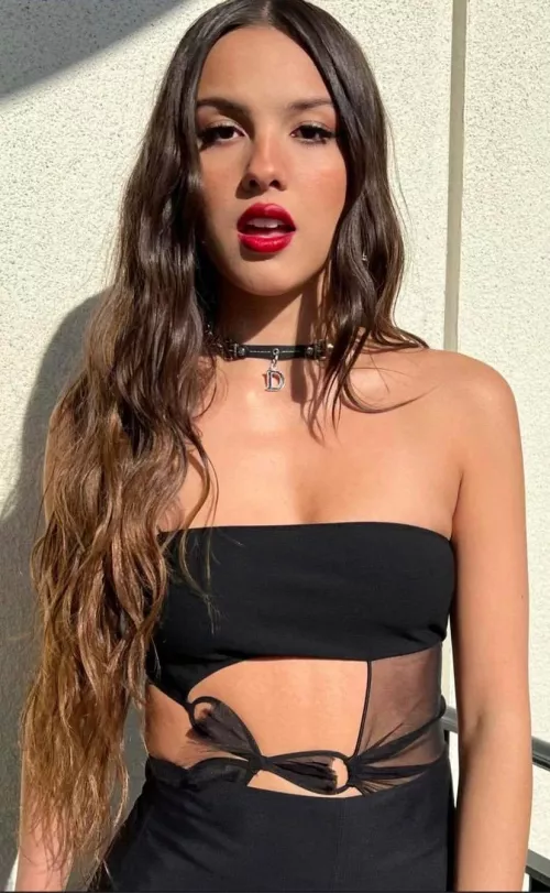 Who wants to watch me cum for Olivia Rodrigo?