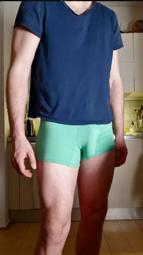 Wonder why I keep getting eye-fucked at the gym