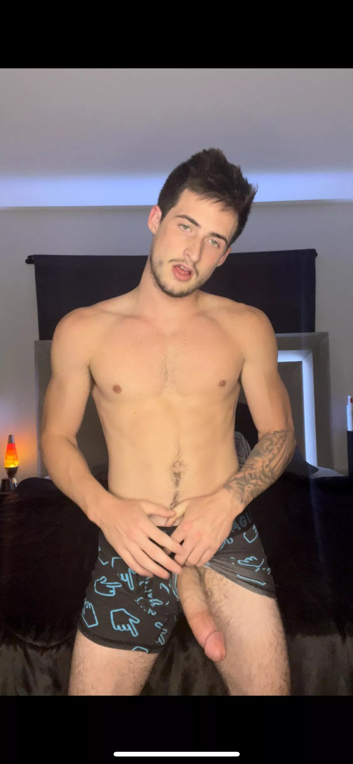 Would you get on your knees?😏