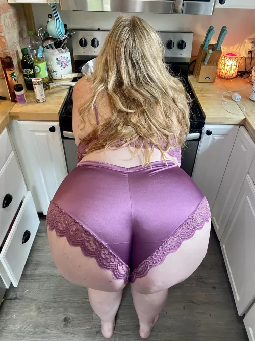 31 yo couple looking to chat with other couples occasionally let us know what you think!