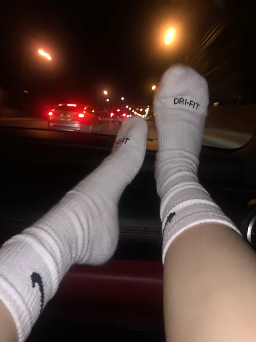 🧦♥️ [female]