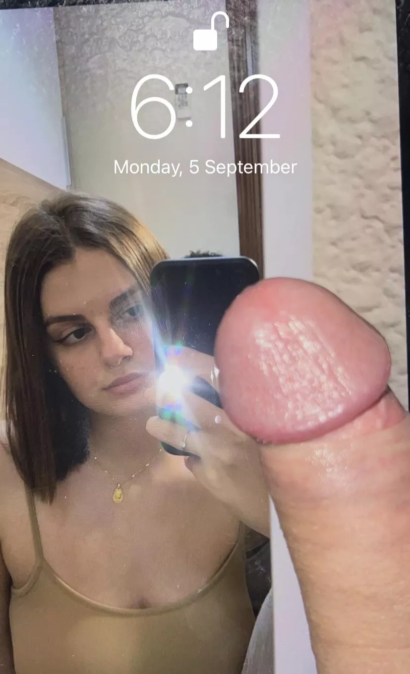 Guy wanted to post his tributed gf as wallpaper /send ur irls sluts to me and i’ll make them my wallpaper kik Leonardojonathan001