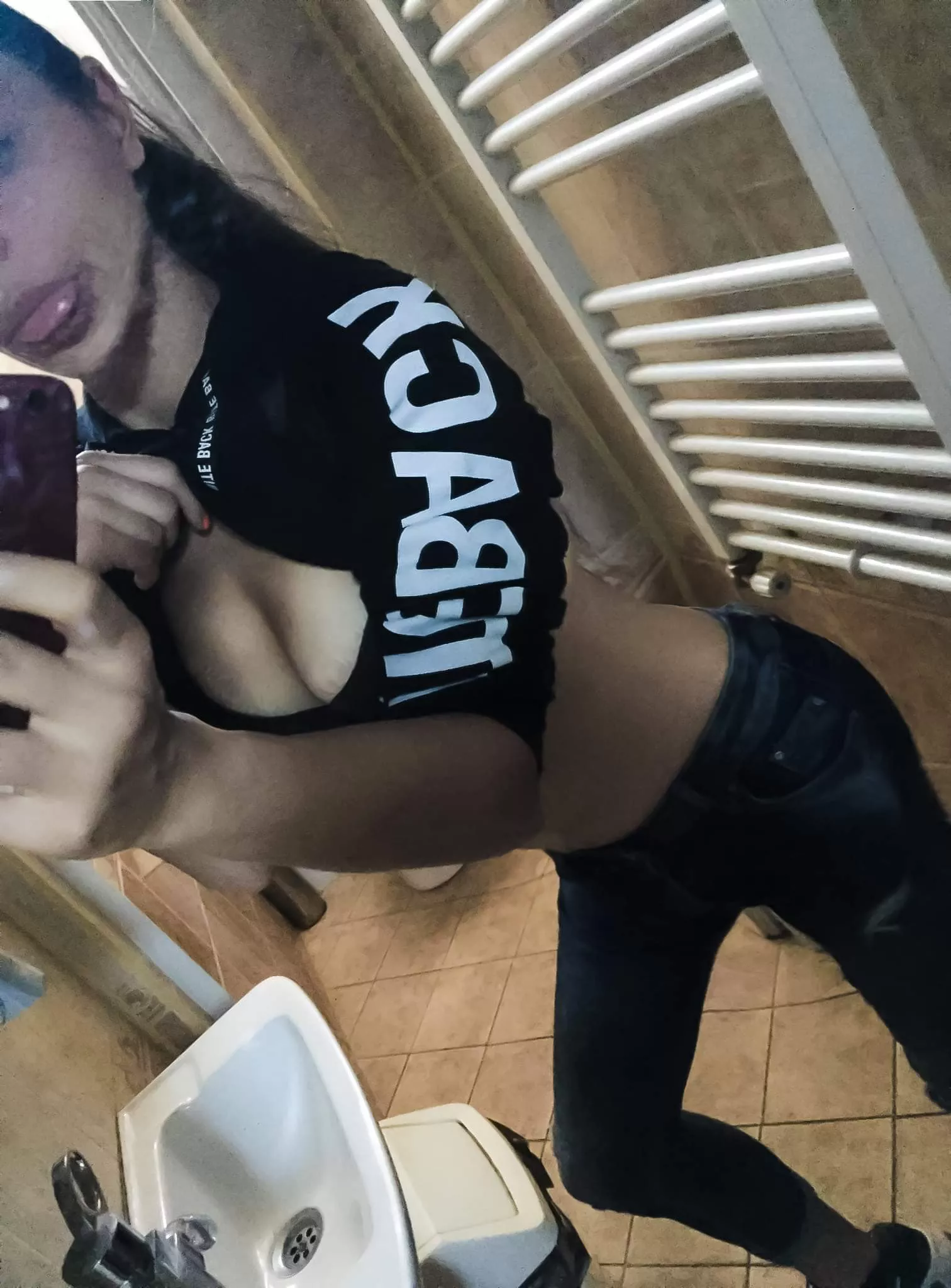 I am at work, but i am so horny.. I can fuck everyone right now. I would give everything for juicy thick cock to suck💋🍆🍆