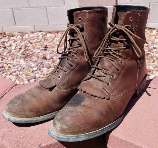I like these Ariat Heritage Lacers but I'm looking for something similar.
