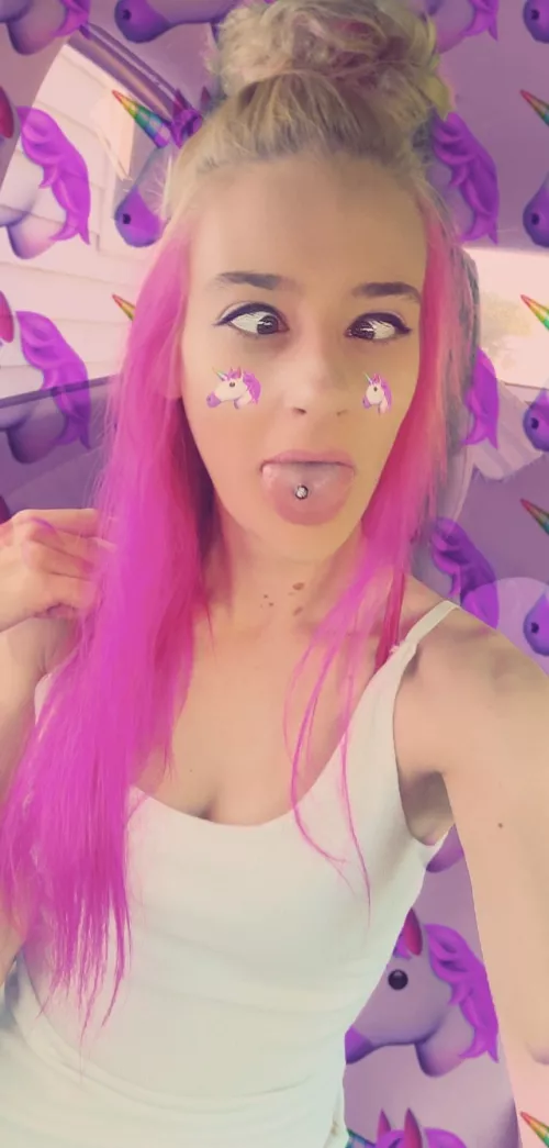 Make me your Slutty little Unicorn ?!🦄💜🤙🏼