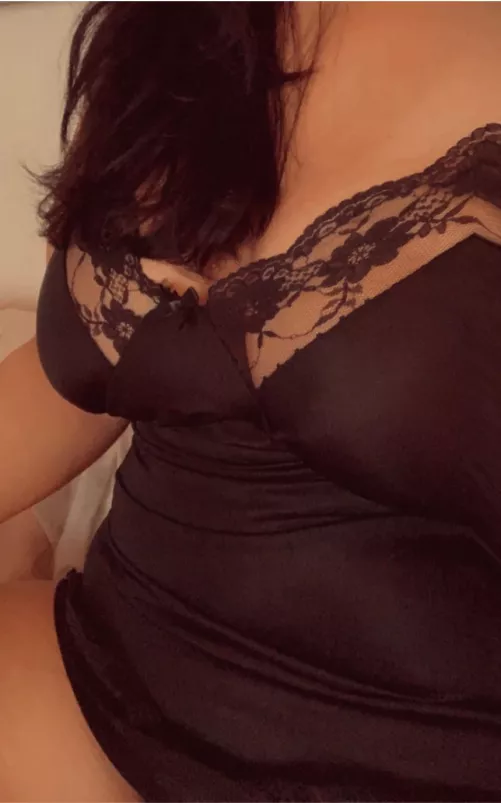 My ex told me I’m too chubby, but I like feeling soft 🥰