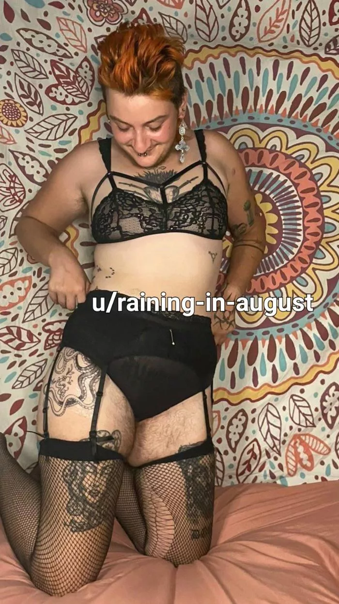 outtake 🖤🙈 [he/they]