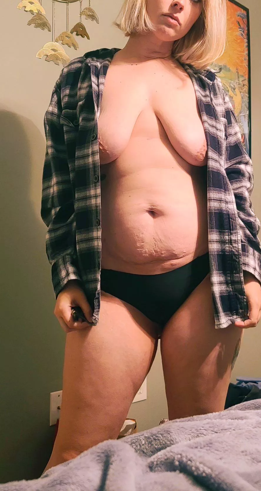 Single mom of 4. Hope you don’t mind a saggy titty. 🤭