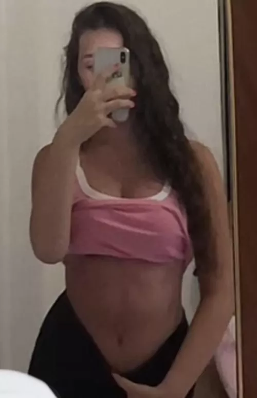 Who wants to trib this slut?