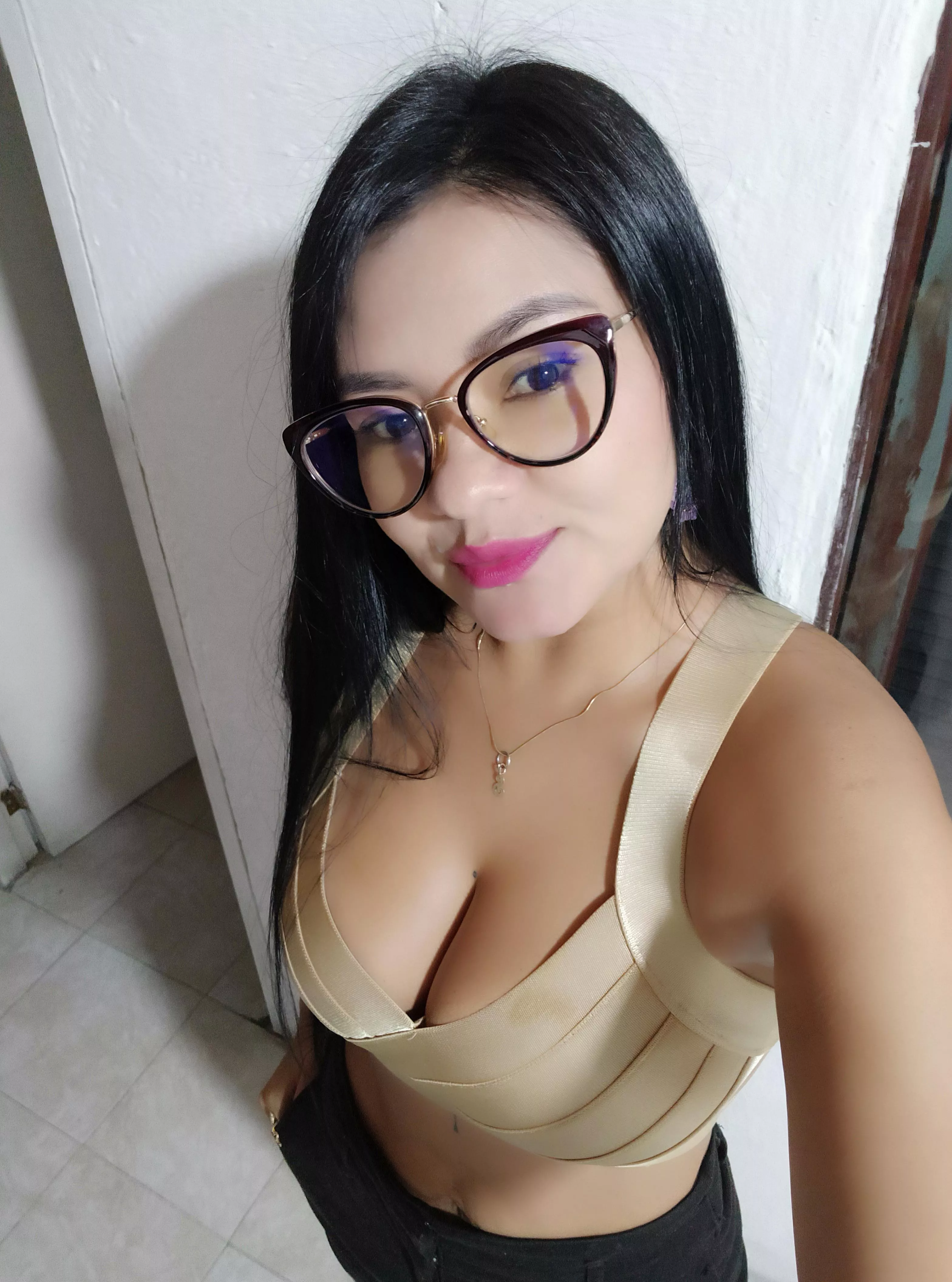 Am I showing too much?